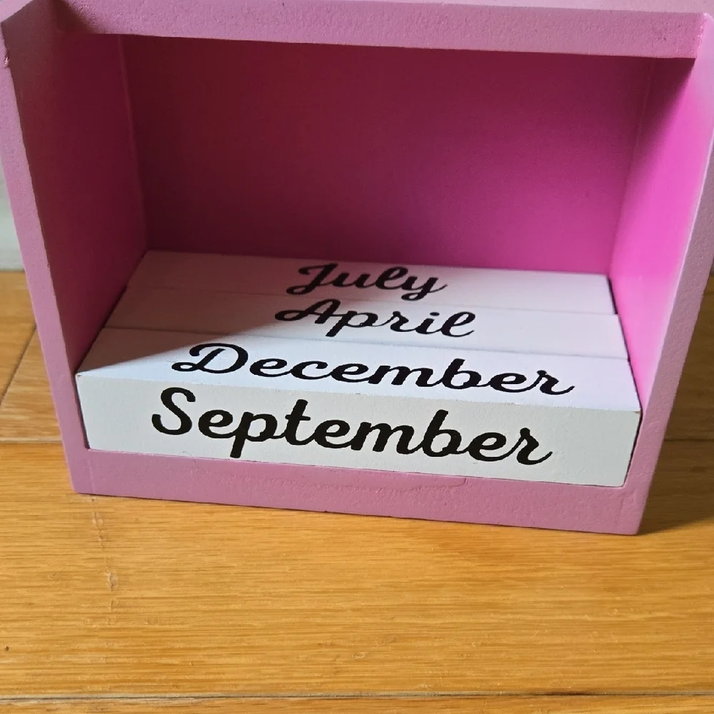 Pink and White Perpetual Calendar with Mickey & Minnie Figures